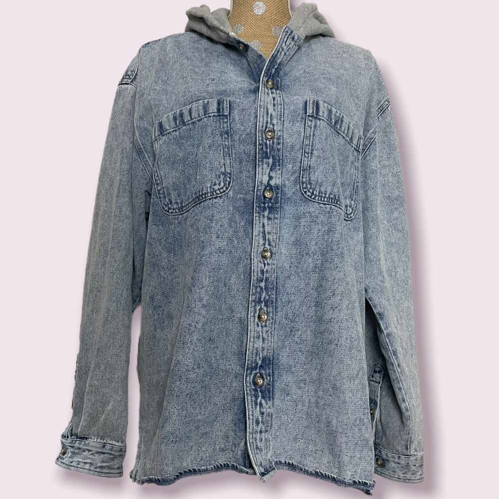 Urban Outfitter Acid Wash Light Denim Jean Button Front Hooded Large Jacket